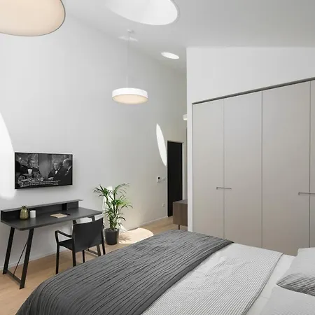 Sleeps 8 With Pool Air Con And Wifi